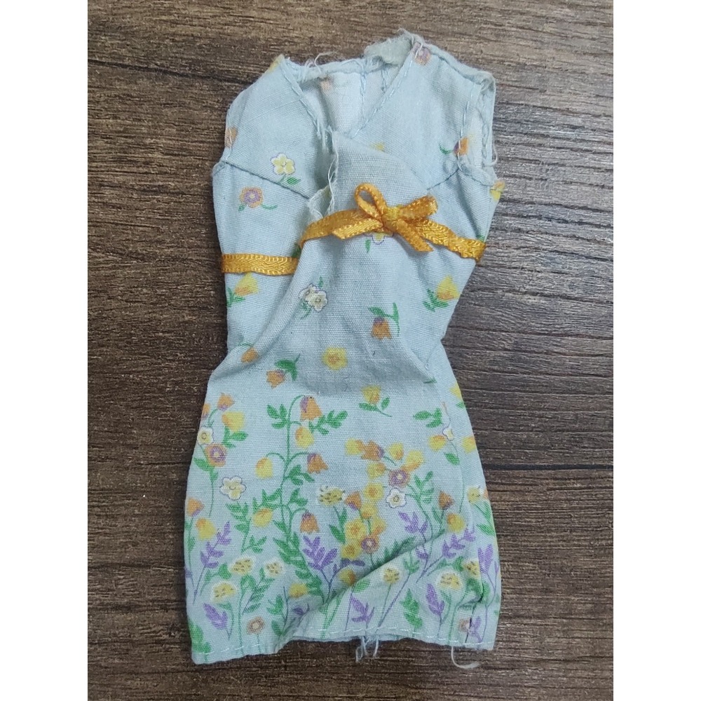 1999 Barbie Pretty Flower Doll Pastel Blue Spring Floral Dress #24655 Outfit Z33